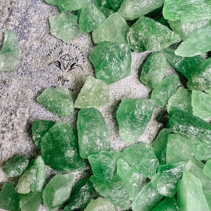 Đá thô Green Strawberry Quartz màu xanh sưu tầm, handmade, reiki, thanh tẩy thiền định