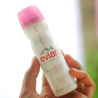 Nước Xịt Khoáng Tự Nhiên Cho Mọi Loại Da Natural Mineral Water Evian 50ml