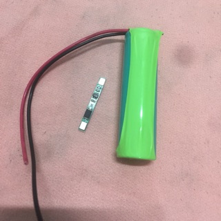Pin sạc 3,7-4,2v có mạch bảo vệ 2200mah