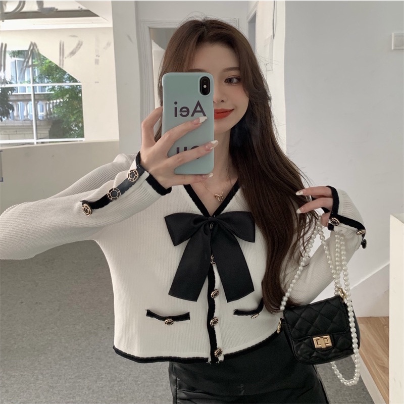 Áo len nữ croptop viền thắt nơ nữ tính mẫu thu đông 2021