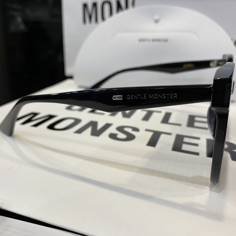 Kính mát GENTLE MONSTER LOCELL 01 cao cấp,thiết kế phong cách hàn quốc trẻ trung,dành cho nam nữ.Chống UV400,siêu bền
