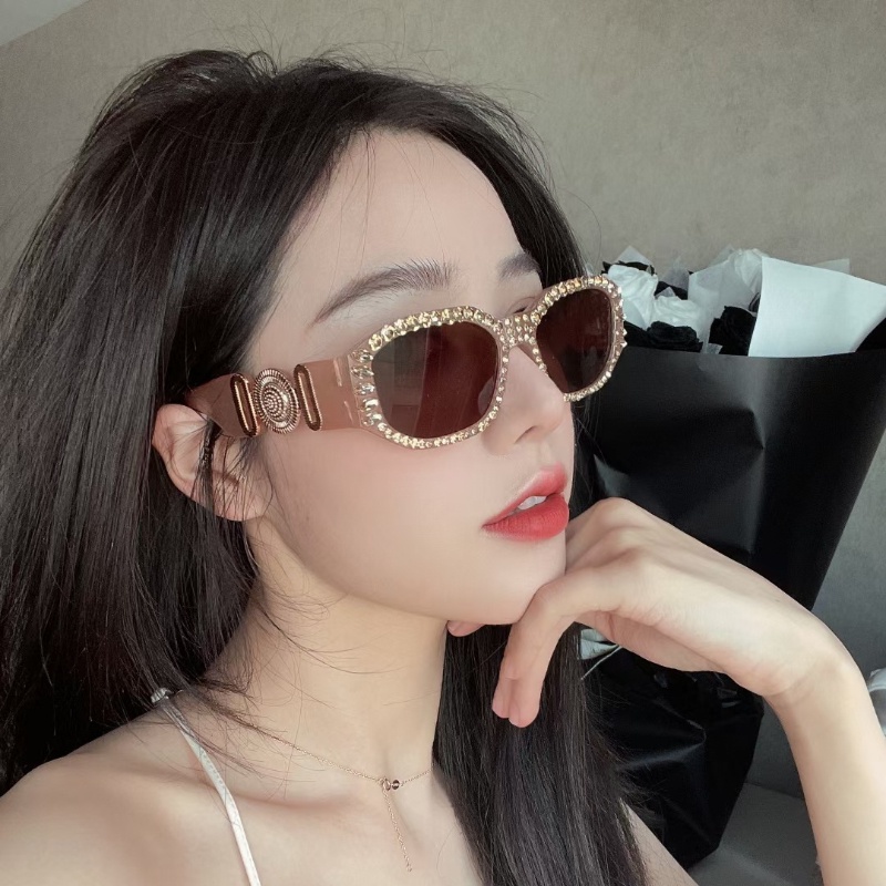 Kính Mát Gọng Oval Đính Đá Thời Trang Dành Cho Nữ