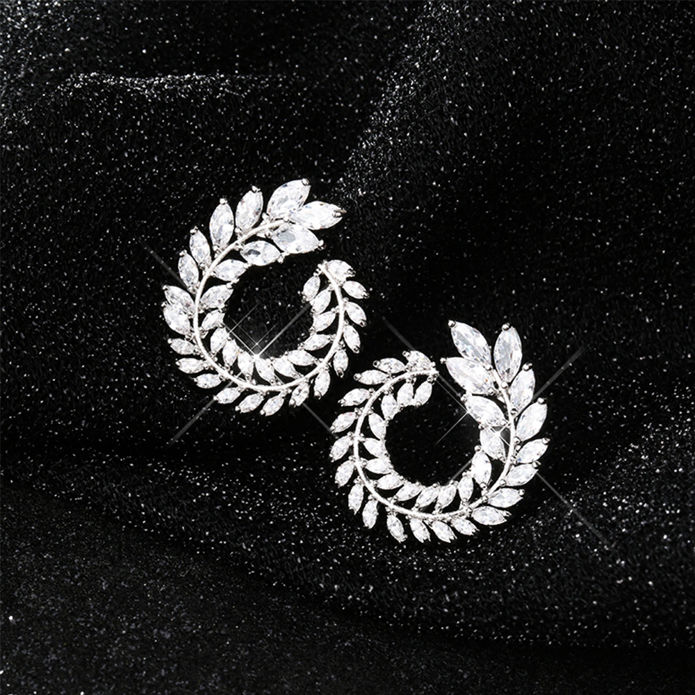 Khuyên Tai Nữ Trang Tạo Hình Độc Đáo