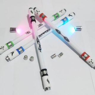 (BQ-19) Bút quay nghệ thuật đổi 7 màu led.