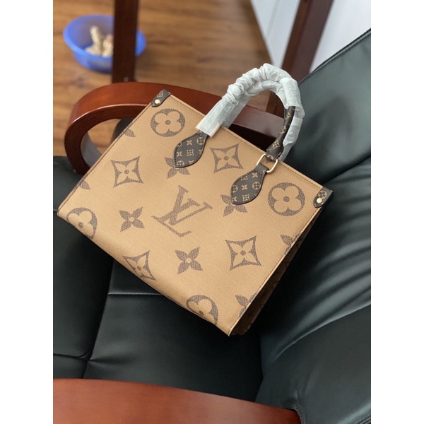 TÚI L__VI ONTHEGO 2 MẶT BẢN SPSL LÓT NHUNG ĐỎ LIKEAUT