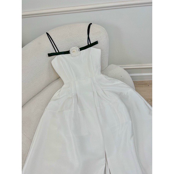 Váy 2 dây nữ thiết kế, Đầm tiểu thư xẻ tà đính hoa ngực dự tiệc sang chảnh | BigBuy360 - bigbuy360.vn