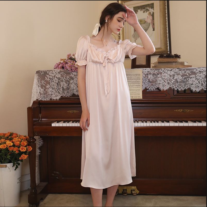 Đầm ngủ lụa thiết kế cao cấp tay ngắn viền bèo | BigBuy360 - bigbuy360.vn