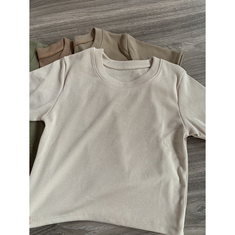 Áo croptop nữ tay ngắn co dãn, chất thun tăm thấm mồ hôi