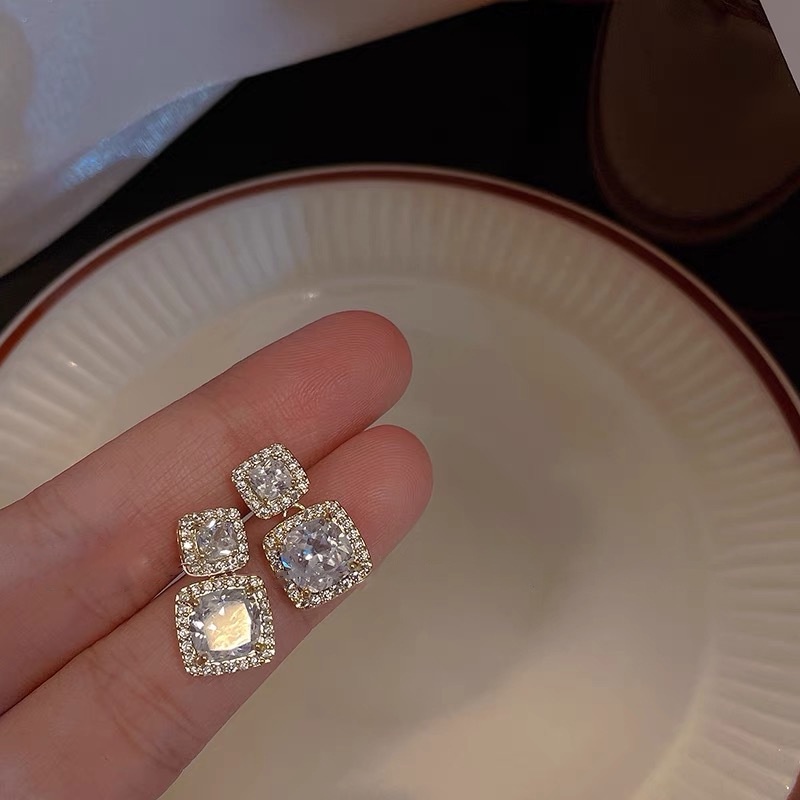 Bông Tai Đính Đá Zircon Lấp Lánh Sang Trọng Cho Nữ