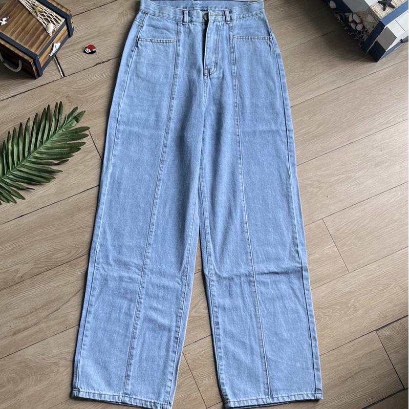 Quần jean ống rộng 2 line cân đối. Màu sắc cổ điển phù hợp với đa phong cách. | BigBuy360 - bigbuy360.vn