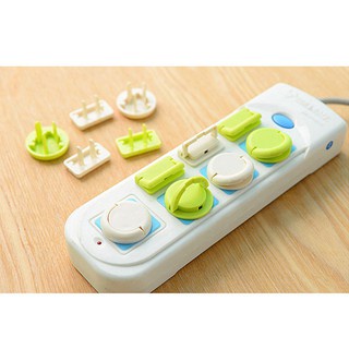 Bịt ổ điện chống giật, bảo vệ an toàn điện cho bé loại 2 chân nhựa ABS siêu bền chống cháy nổ Bunakids AT26