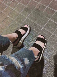 Sandal lagase thái