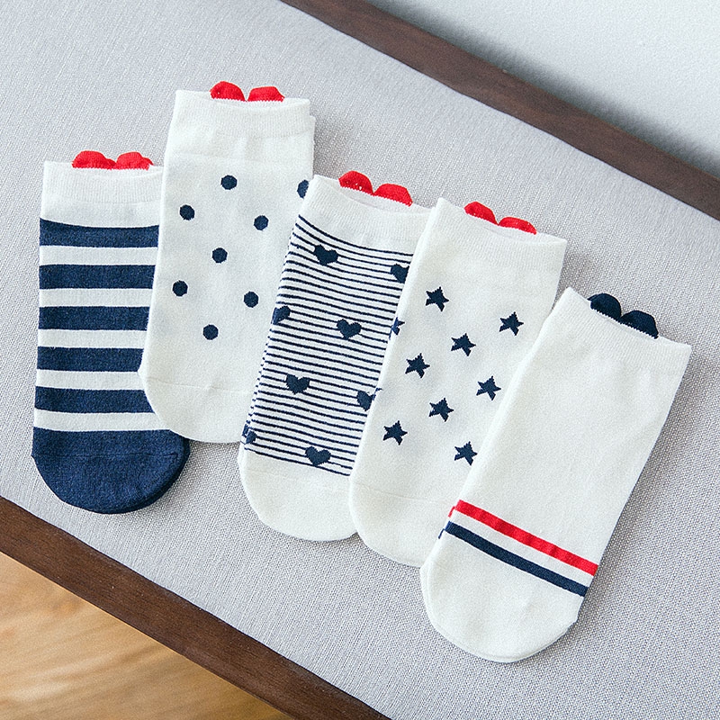 1 Đôi Tất Cotton In Hình Trái Tim Đỏ 3d Đáng Yêu