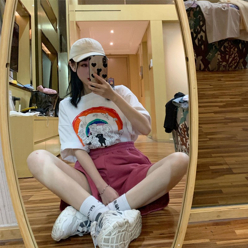 Bộ đồ nữ phong cách thể thao tay ngắn trẻ trung