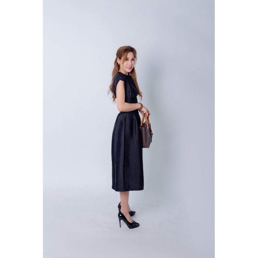 Đầm Thiết Kế Cho Các Nàng Công Sở Yêu Cái Đẹp Chất Liệu Tapta Cao Cấp | BigBuy360 - bigbuy360.vn