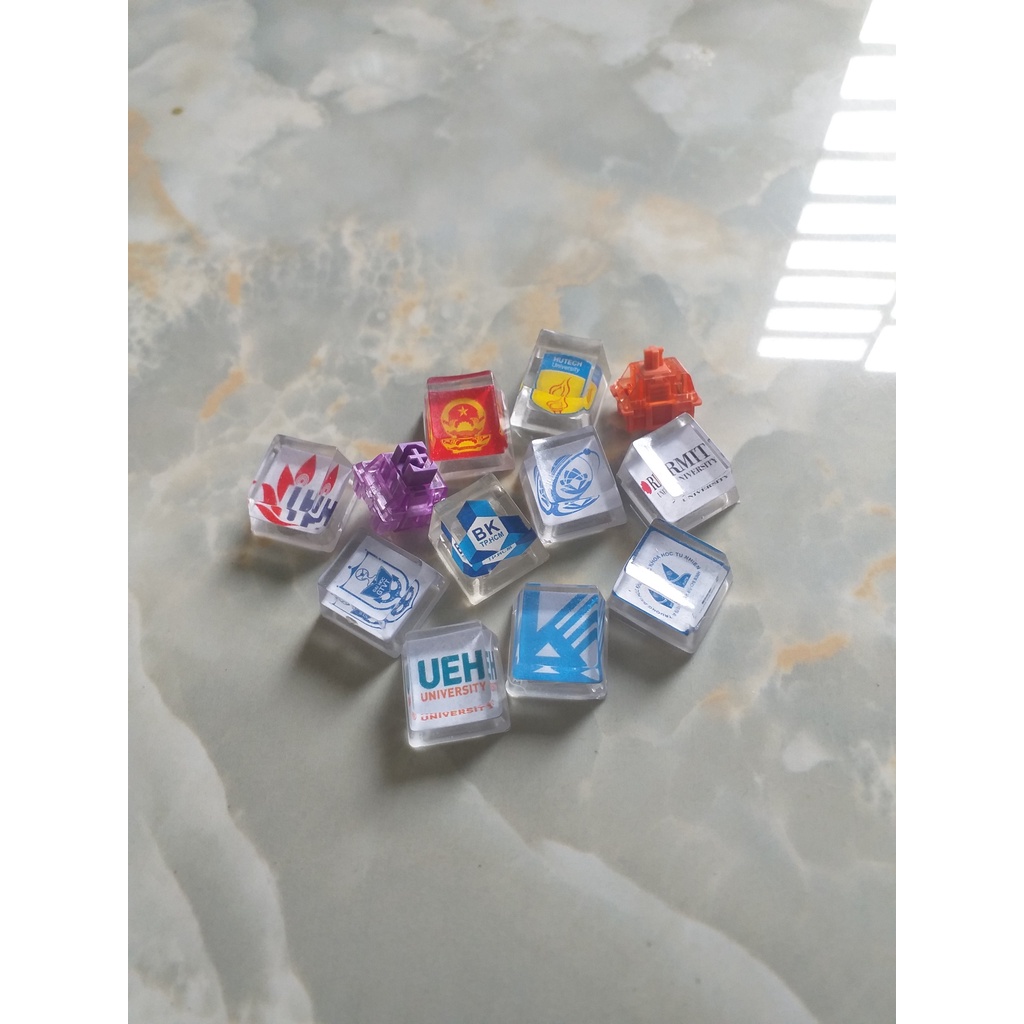 Nút keycap lẻ nút bàn phím cơ đúc resin logo các trường khu vực Tp HCM