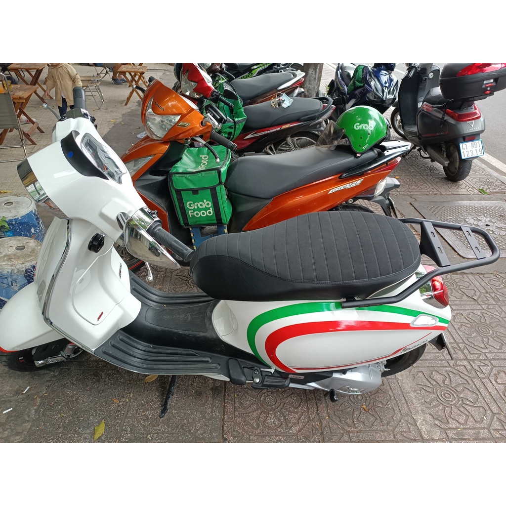 Baga sau chịu lực Givi SR Vespa Sprint