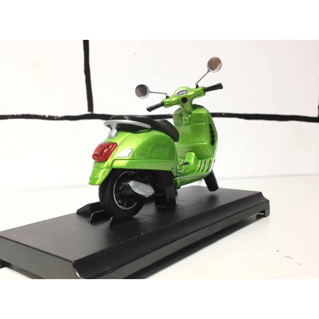 MÔ HÌNH XE VESPA GTS 125CC 2017 1:18 WELLY