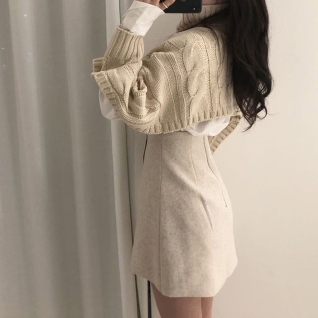 Sét áo len croptop + chân váy vạt lệch