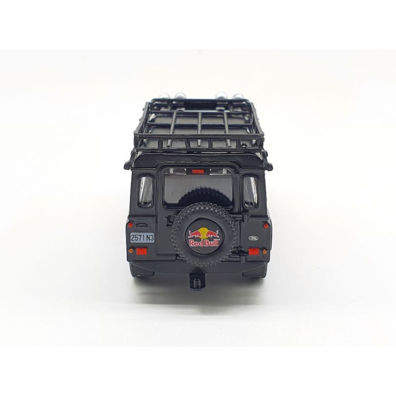 Xe Mô Hình Land Rover Defender 110 Red Bull LUKA LHD 1:64 Mini GT (Đen)