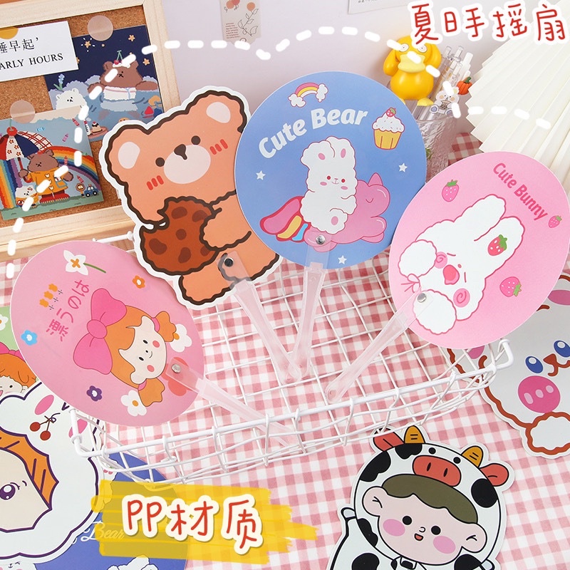 Quạt cầm tay mẫu mới