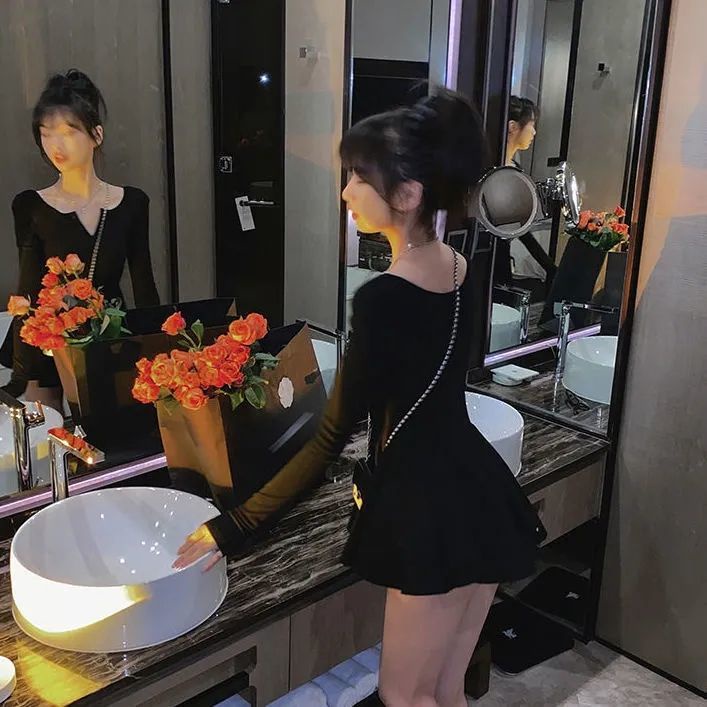 Đầm COZOKC tay dài cổ chữ V thiết kế nhấn eo phong cách quyến rũ