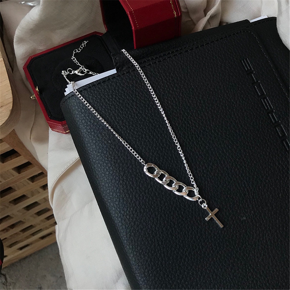 Vòng cổ mặt thánh giá ngắn phong cách Hàn đơn giản cho nữ