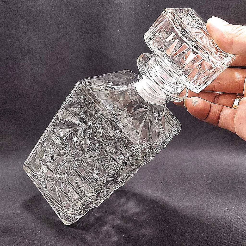 Chai đựng rượu 1 lít thủy tinh cao cấp mẫu vuông giác kim cương – Vỏ chai rượu đẹp 1000ml