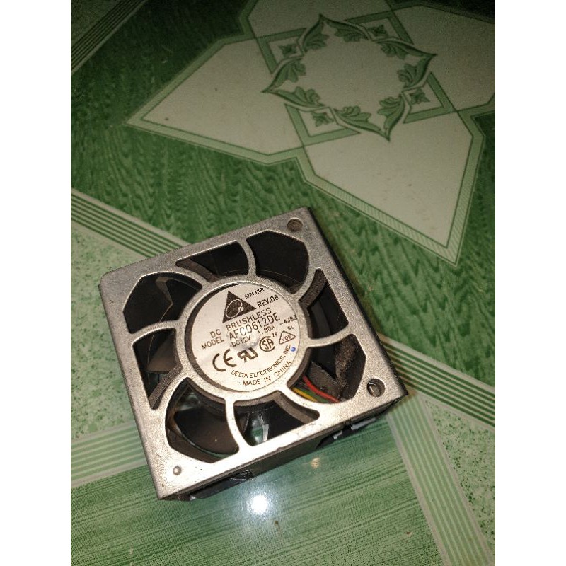 2 quạt không than bldc 6cm siêu mạnh