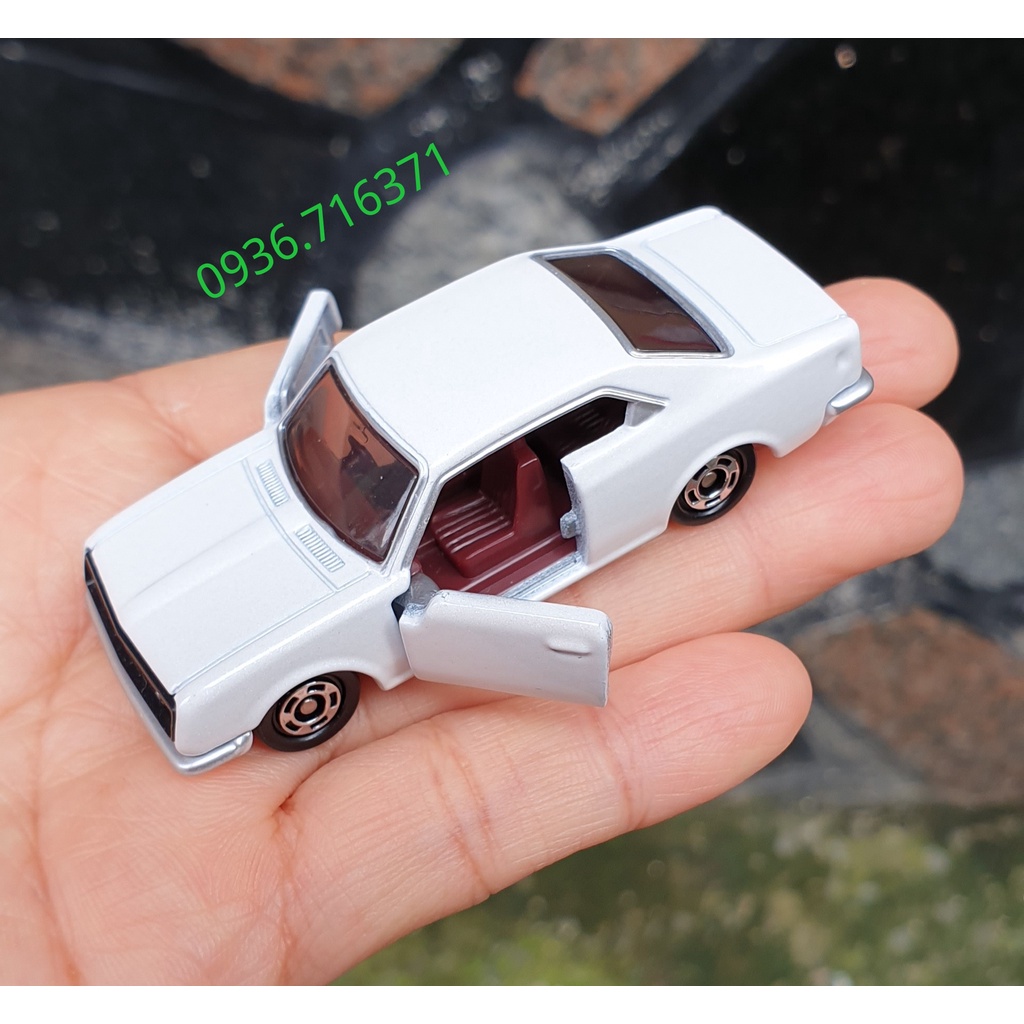 Mô hình xe màu trắng mở được cửa tomica Nhật bản phiên bản kỉ niệm 50 năm