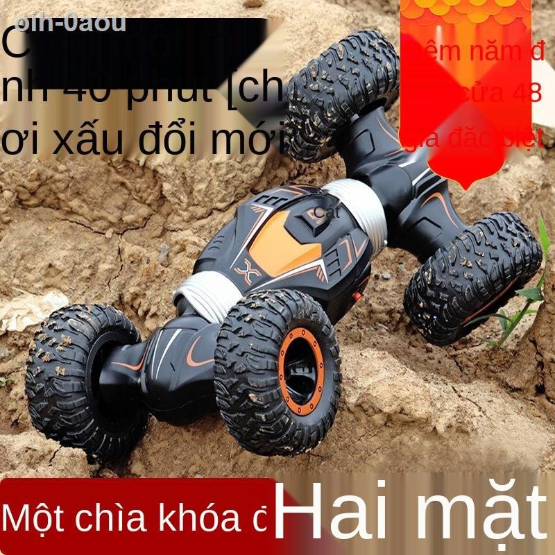bốn bánh leo núi đua đóng thế sạc đồ chơi trẻ em quà tặng