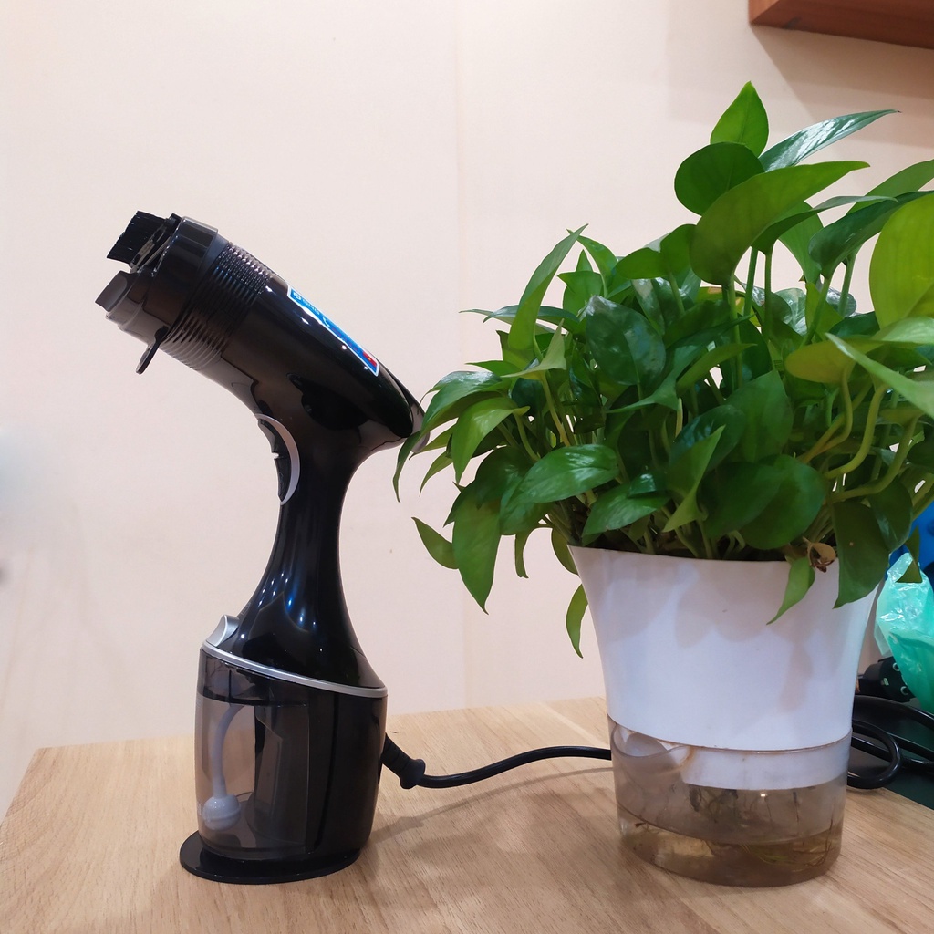 Bàn là hơi nước, Bàn ủi hơi nước cầm tay mini du lịch Homedics PS-HH50 HTBeauty ủi giữ quần áo luôn mới, không nhăn