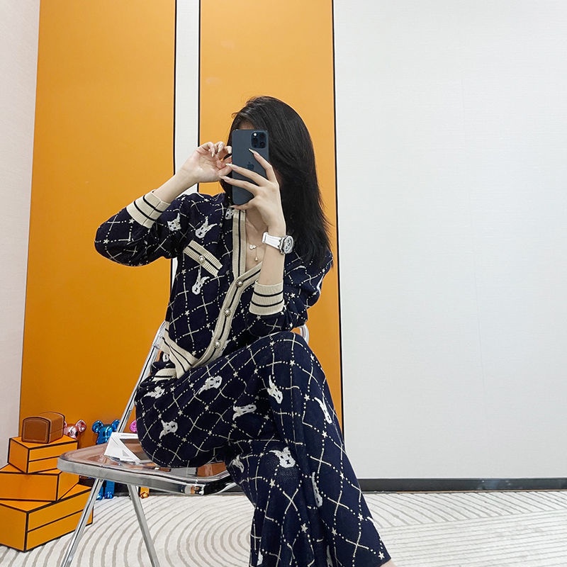 Bộ áo quần dệt kim thời trang mùa thu 2021 dành cho nữ