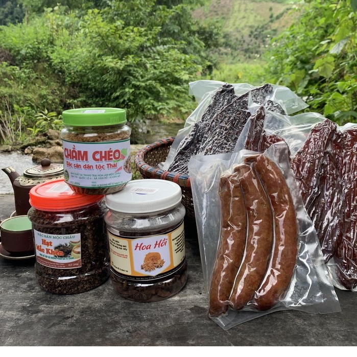 Lạp xưởng gác bếp gói 500gram (tặng kèm chẩm chéo) - Đặc sản Sơn La | BigBuy360 - bigbuy360.vn