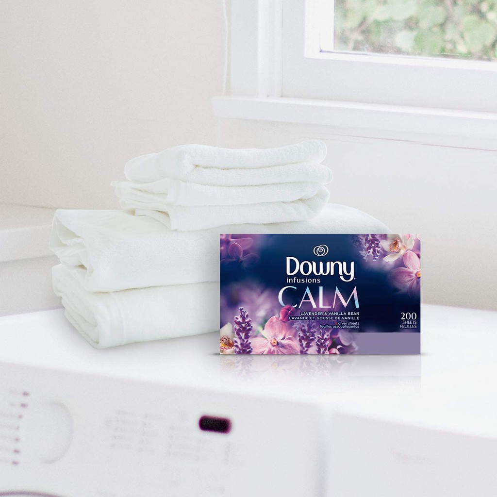 Hộp 105-200 tờ giấy thơm áo quần Downy Infusions Fabric Softener Dryer Sheets Lavender &amp; Vanilla Bean (Mỹ)