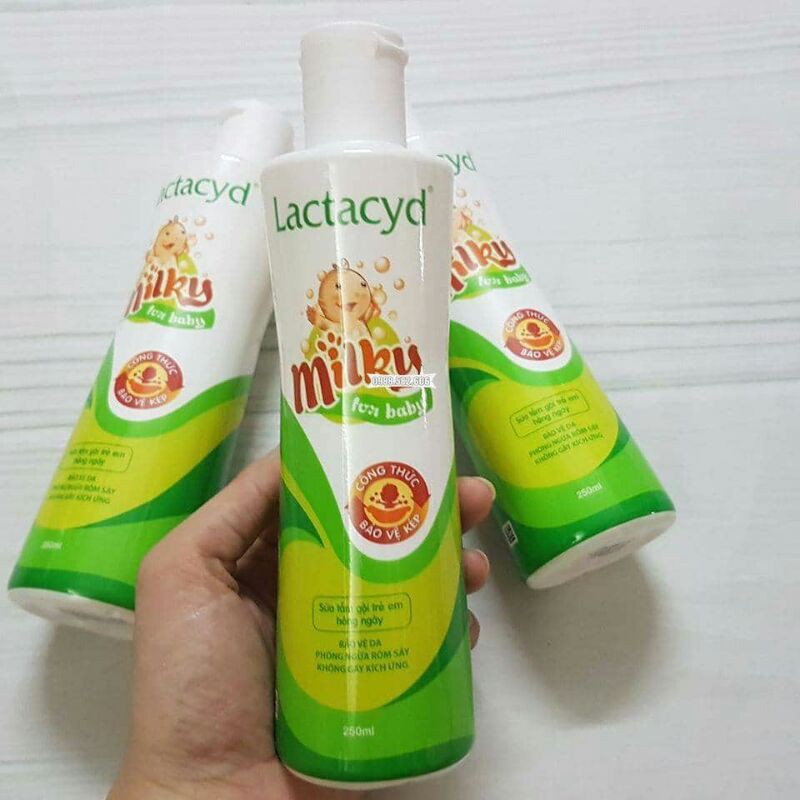 Sữa tắm Lactacyd Milky for baby