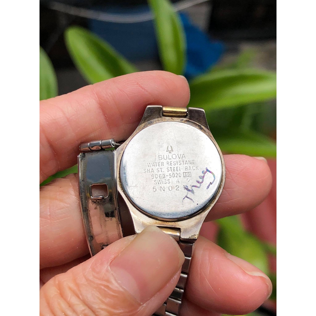 Thanh lý đồng hồ nữ hiệu Bulova, dây thép không gỉ, hàng đã qua sử dụng