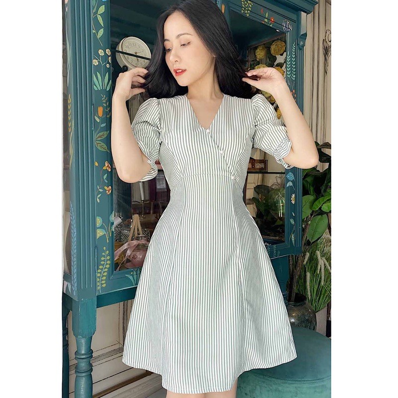 Đầm công sở nữ thiết kế dễ thương dáng chữ a tay ngắn giúp thon cao tôn vòng eo con kiến - Thời trang Lux W | BigBuy360 - bigbuy360.vn