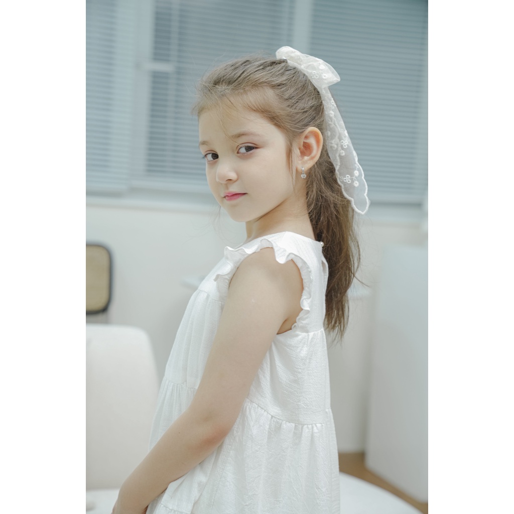 Đầm tiểu thư bé gái CRABIE khoét nách maxi xoè 3 tầng bèo nhún vai mùa hè - Janice dress - Trắng
