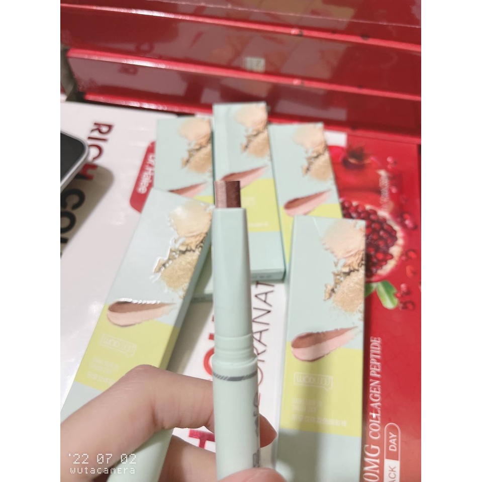 Bút phấn mắt hai màu 3D tiện dụng làm đẹp trang điểm