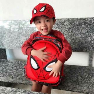 Balo kèm nũ người nhện
