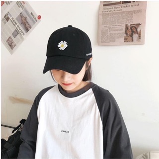 Mũ lưỡi trai thêu hoa cúc