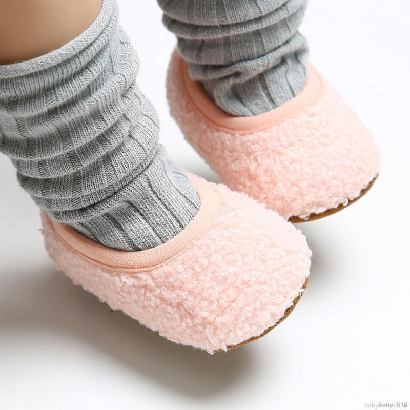 Giày giữ ấm mùa đông thiết kế dễ thương cho bé sơ sinh