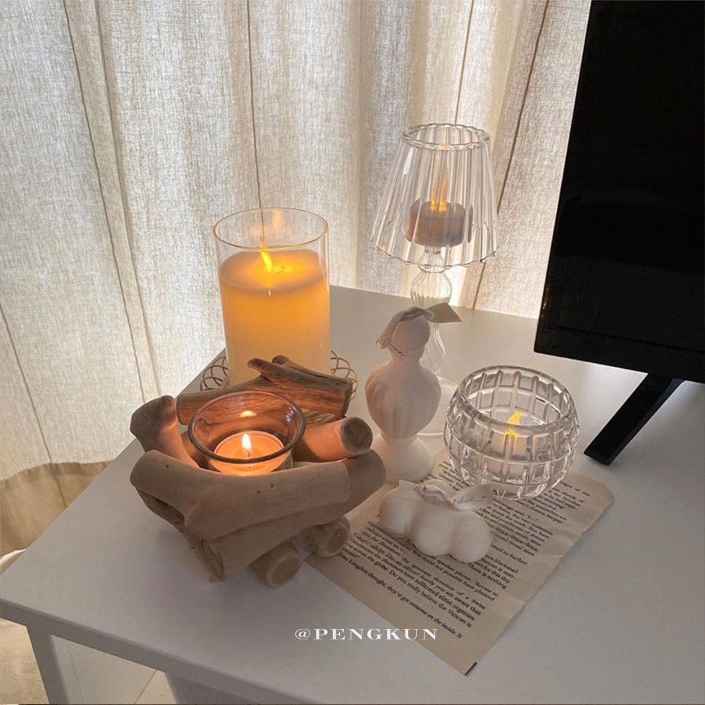 Giá đựng nến bằng gỗ phong cách cổ điển kiểu Châu Âu đơn giản dùng để trang trí nhà