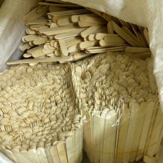 50  que đè lưỡi