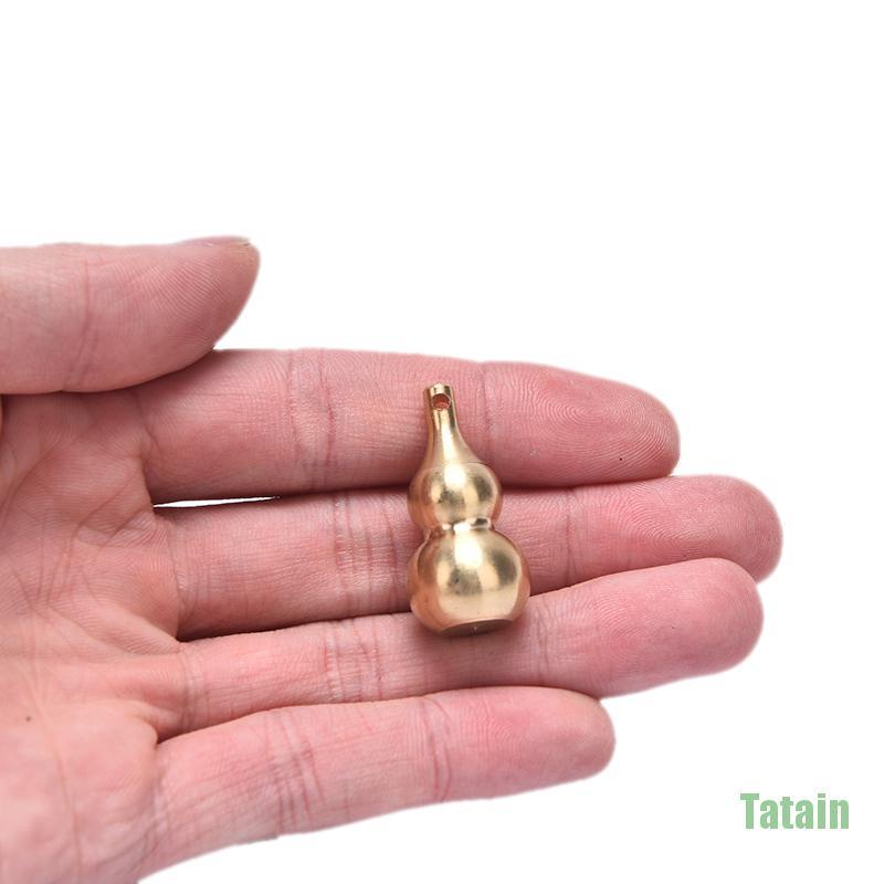 Bình hồ lô nhỏ bằng đồng phong cách Trung Hoa