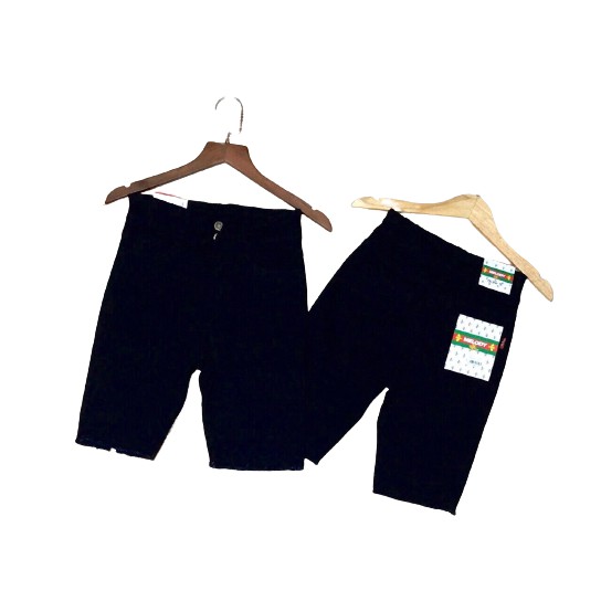 Quần jean lửng gối ngố màu đen trơn tua lai có size đại