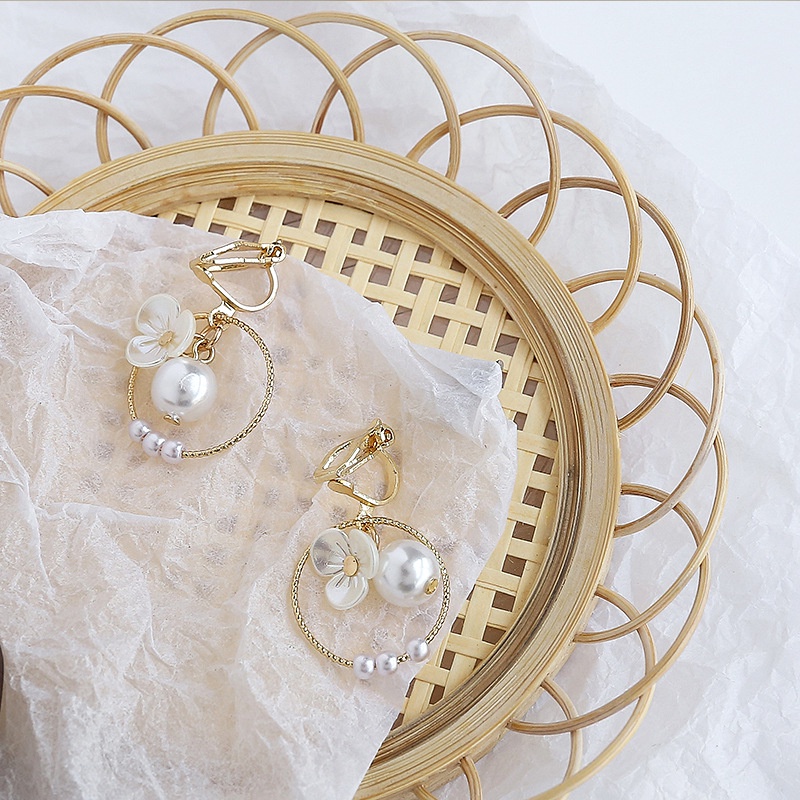 Khuyên tai nữ hình bông hoa đính ngọc trai xinh xắn