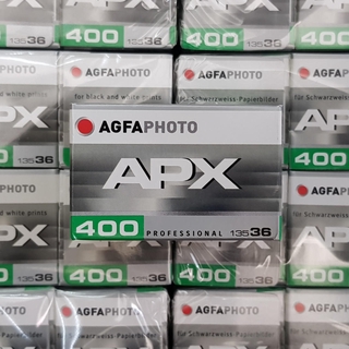 Film Agfa APX 400 36 tấm date 2024 phim trắng đen BW film 35mm