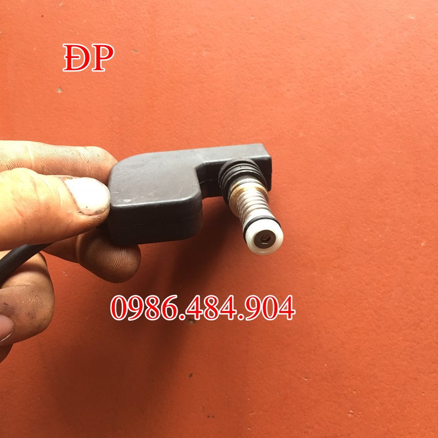 Rơ le máy rửa xe mini gia đình, Role loại cong khửu màu đen